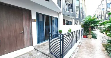 4 bedroom Villa in Sangkat Chbar Ampov Ti Muoy, Cambodia