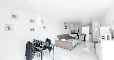 Apartamento 3 habitaciones en Torrevieja, Španjolska