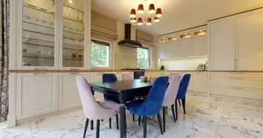 Casa 6 habitaciones en Piaseczno, Polonia