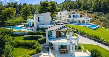 Villa 5 rooms in Pefkochori, Greece
