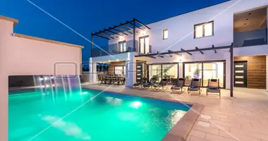 Casa 6 habitaciones en Opcina Marcana, Croacia