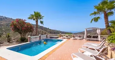 6 bedroom house in Spain