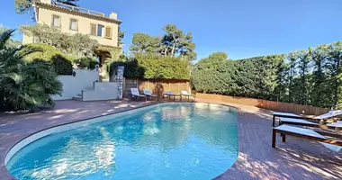 6 bedroom villa in France
