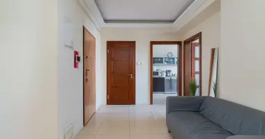 Wohnung 4 zimmer in Warschau, Polen