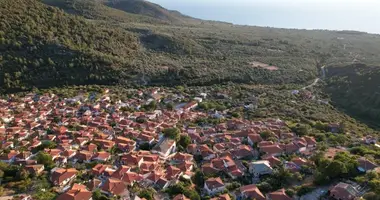 Terrain dans Kallirachi, Grèce