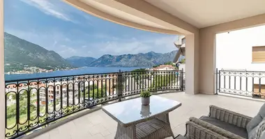 Wohnung 4 zimmer in Dobrota, Montenegro