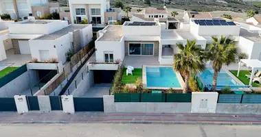 4 bedroom house in Algorfa, Spain