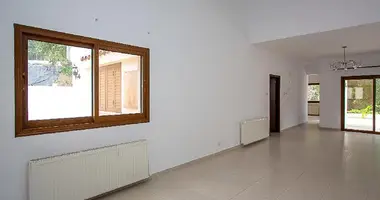 4 bedroom house in Moniatis, Cyprus