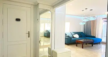 Apartamento 3 habitaciones en Estepona, Španjolska