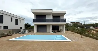 Villa 4 bedrooms in Omisalj, Croatia