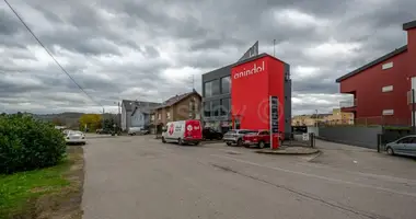 Commercial property 680 m² in Grad Samobor, Croatia