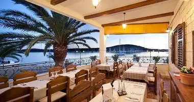 Hotel 277 m² in Opcina Rogoznica, Kroatien