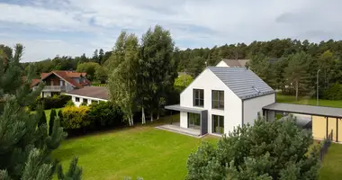 4 room house in Spunciems, Latvia