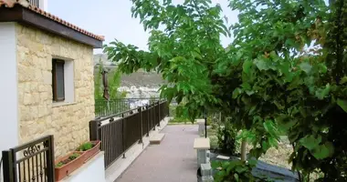 Haus 4 Schlafzimmer in Paphos, Zypern