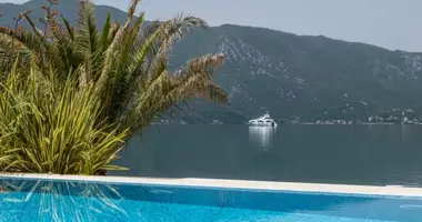 Villa Houses and villas 7 bedrooms in Risan, Montenegro