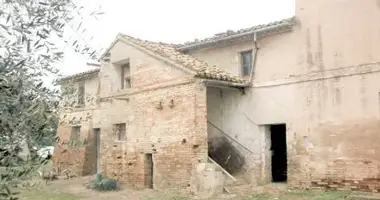 Casa 13 habitaciones en Terni, Italia