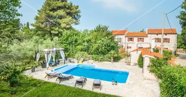 Casa 4 habitaciones en Opcina Marcana, Croacia