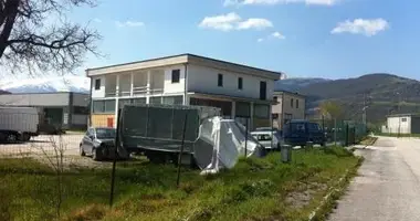 Commercial property 350 m² in San Ginesio, Italy