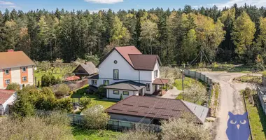 Casa en Valiarjanava, Belarús