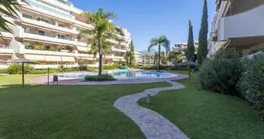 Wohnung 4 Schlafzimmer in San Pedro Alcantara, Spanien