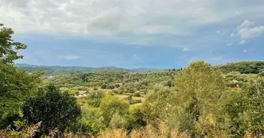 Grundstück in Antiperni, Griechenland