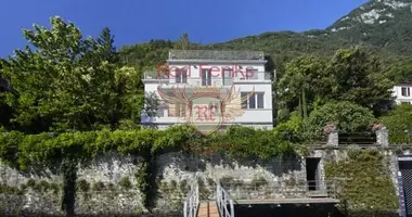 Villa Villa de 5 habitaciones en Lombardía, Italia