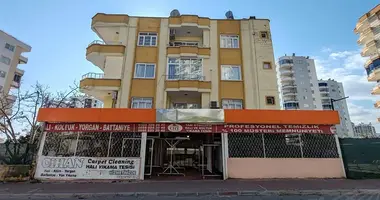 Shop 140 m² in Karaisali, Turkey