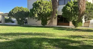 Дом 4 спальни в Demos Agiou Athanasiou, Кипр