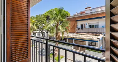Apartamento 3 habitaciones en Castelldefels, Španjolska