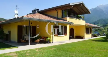 Apartamento 7 habitaciones en Drena, Italia