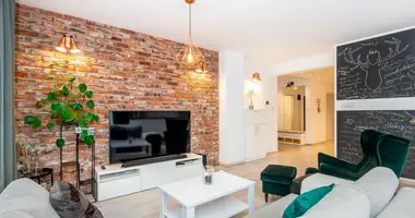 Mieszkanie 4 pokoi w Poznań, Polska