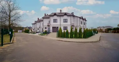 3 room apartment in Barawlyany, Belarus