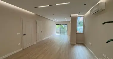 Büro 114 m² in Tirana, Albanien