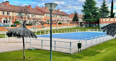 Квартира 4 спальни в Мадрид, Испания