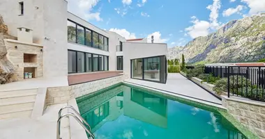 Villa 5 bedrooms in Prcanj, Montenegro