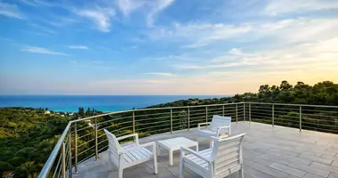 Villa 4 rooms in Kassandrino, Greece