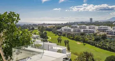 4 bedroom apartment in Benalmadena, Spain