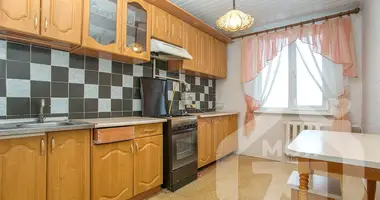 Apartamento 3 habitaciones en Maladetchna, Belarús