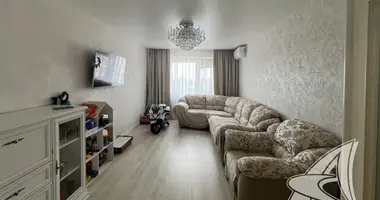 Apartamento 3 habitaciones en Muchaviecki sielski Saviet, Belarús