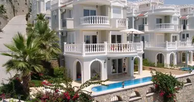 Villa 4 bedrooms in Konakli, Turkey