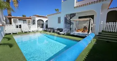 Appartement 4 chambres dans Urbanizacion El Guincho, Espagne