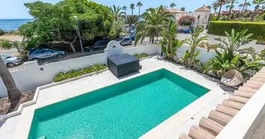 4 bedroom house in Artola, Spain