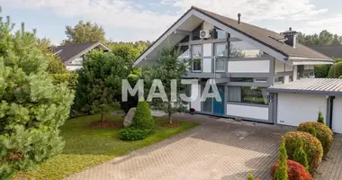 Casa en Pinki, Letonia