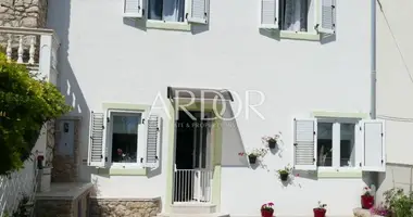 3 bedroom house in Barbat, Croatia