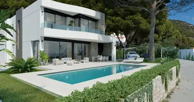 Villa 4 bedrooms in Calp, Spain