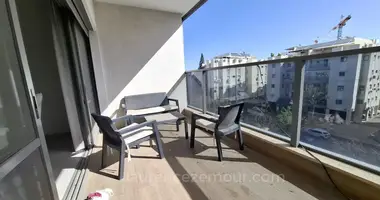 5 room apartment in Raanana, Israel