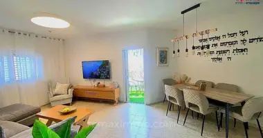 Apartamento 4 habitaciones en Hadera, Israel
