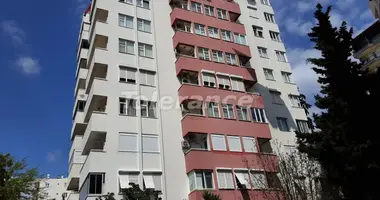 3 bedroom apartment in Konyaalti, Turkey