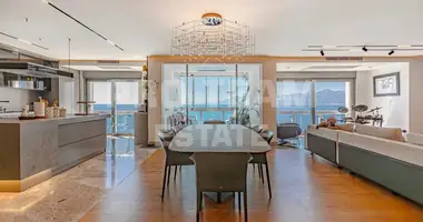 5 bedroom apartment in Muratpasa, Turkey