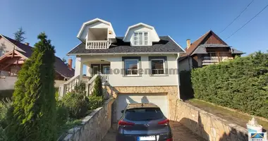 4 room house in Central Hungary, Hungary